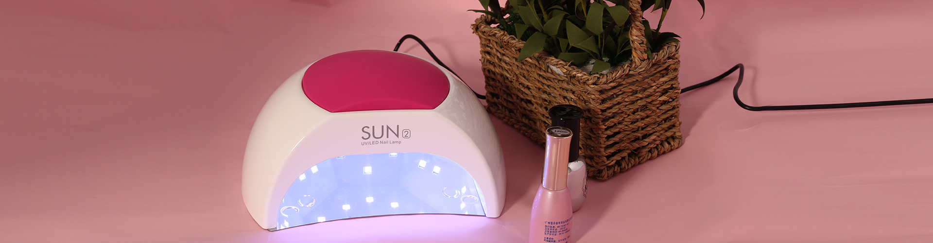 Three UV LED nail lamps help you make nail salon