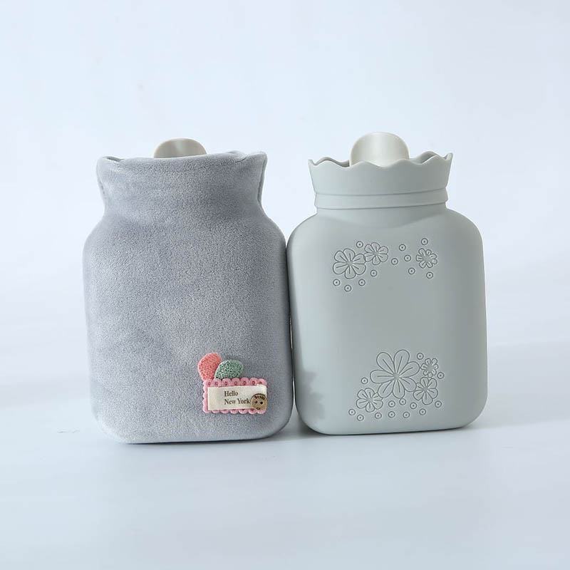 Features and considerations related to silicone hot water bags